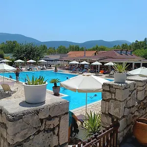 https://camping-karavomilos.kefaloniahotels.net